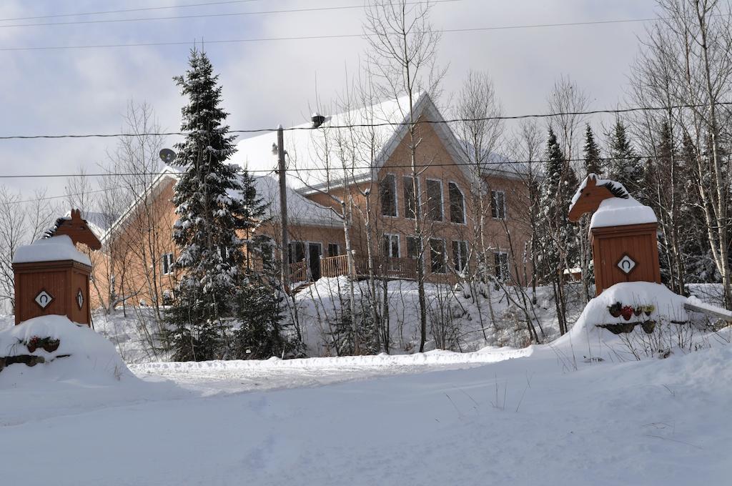 Hotel La Taniere De L'Ours Saint-Donat-de-Montcalm Zewnętrze zdjęcie