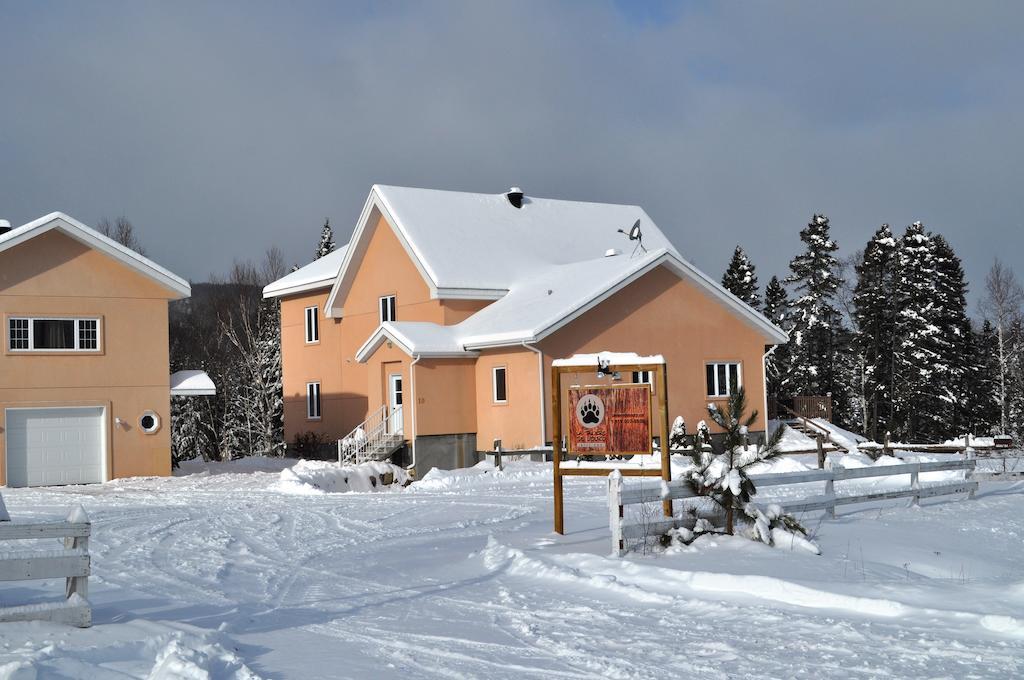 Hotel La Taniere De L'Ours Saint-Donat-de-Montcalm Zewnętrze zdjęcie