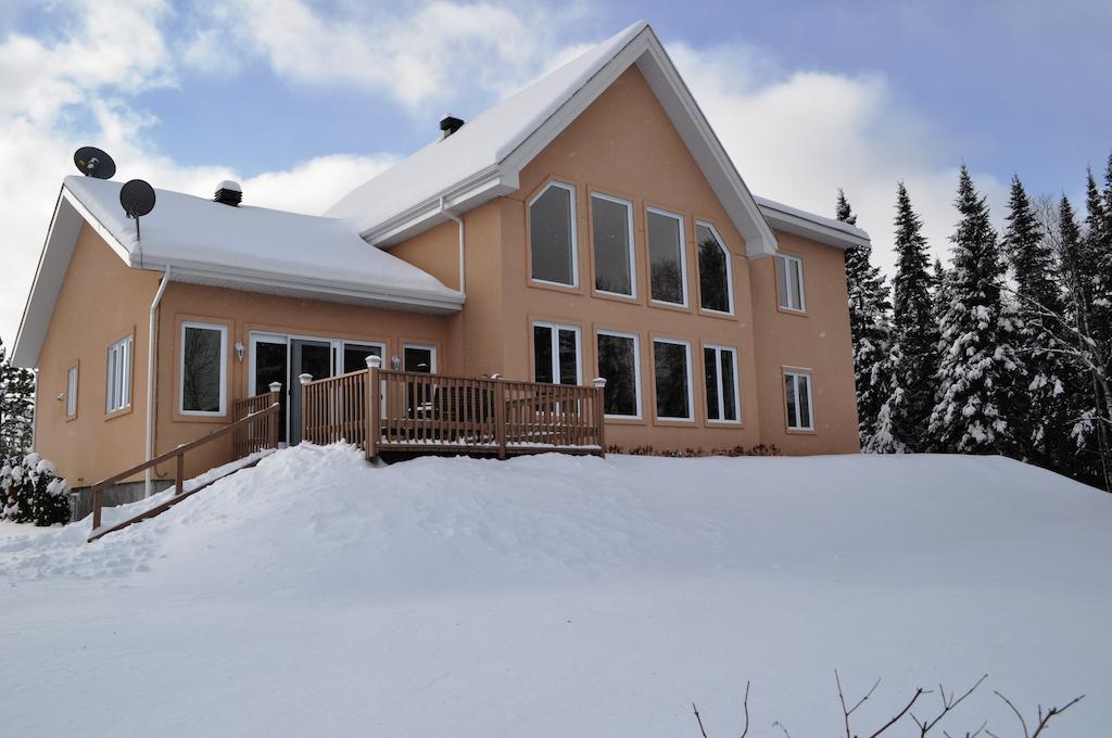 Hotel La Taniere De L'Ours Saint-Donat-de-Montcalm Zewnętrze zdjęcie