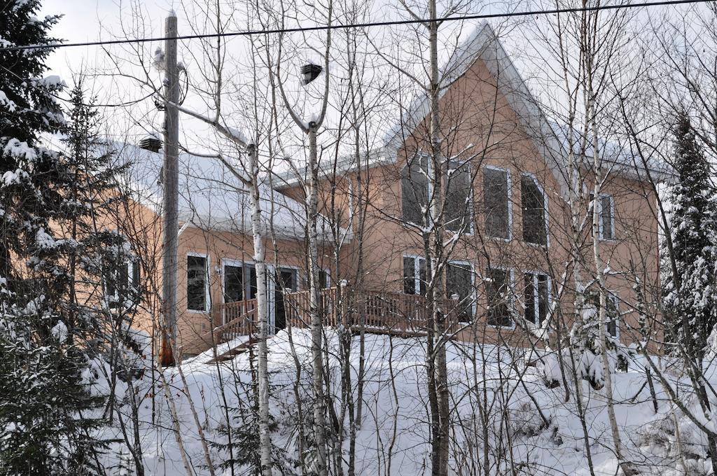 Hotel La Taniere De L'Ours Saint-Donat-de-Montcalm Zewnętrze zdjęcie