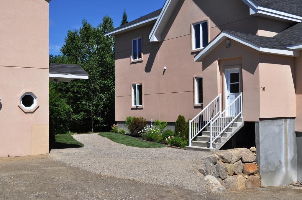 Hotel La Taniere De L'Ours Saint-Donat-de-Montcalm Pokój zdjęcie