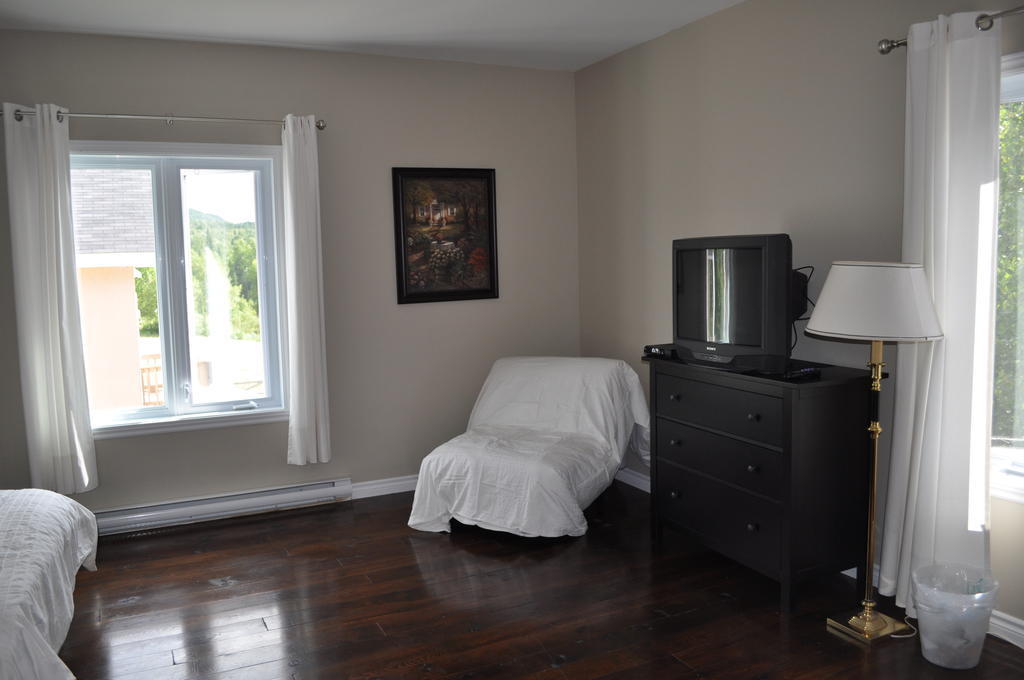 Hotel La Taniere De L'Ours Saint-Donat-de-Montcalm Pokój zdjęcie