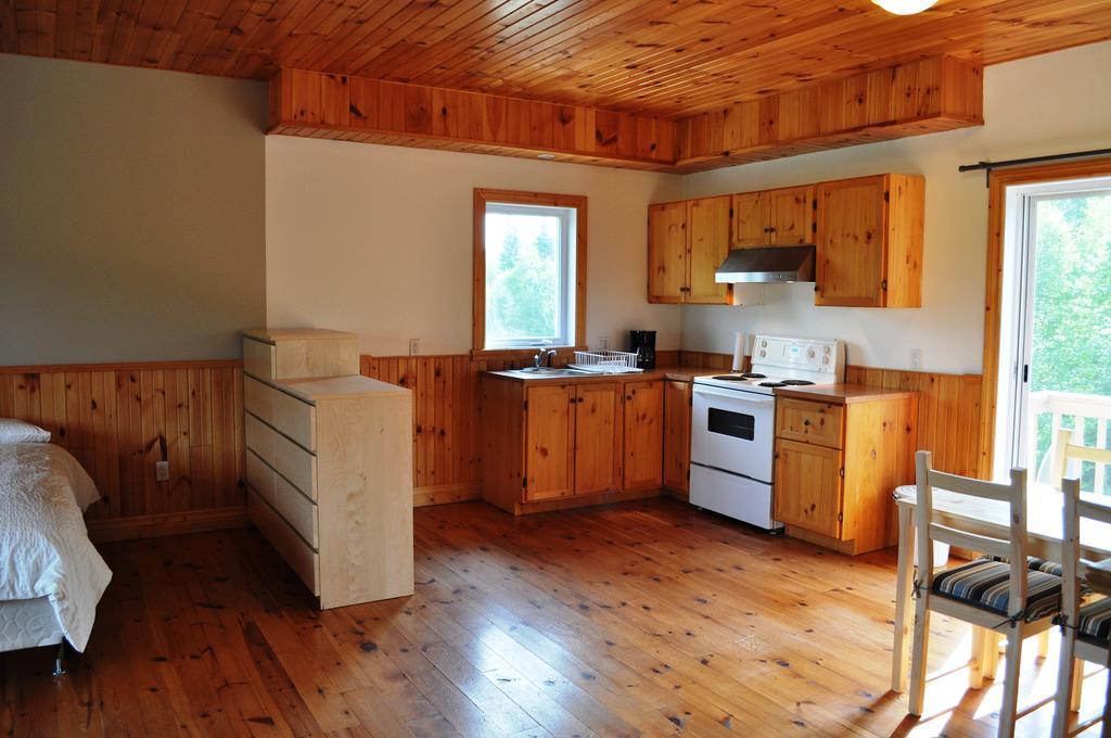 Hotel La Taniere De L'Ours Saint-Donat-de-Montcalm Pokój zdjęcie