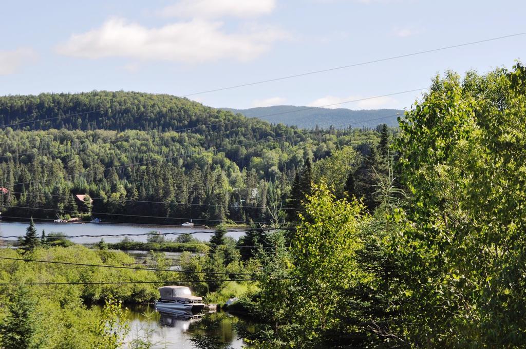 Hotel La Taniere De L'Ours Saint-Donat-de-Montcalm Zewnętrze zdjęcie