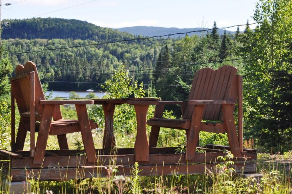 Hotel La Taniere De L'Ours Saint-Donat-de-Montcalm Zewnętrze zdjęcie